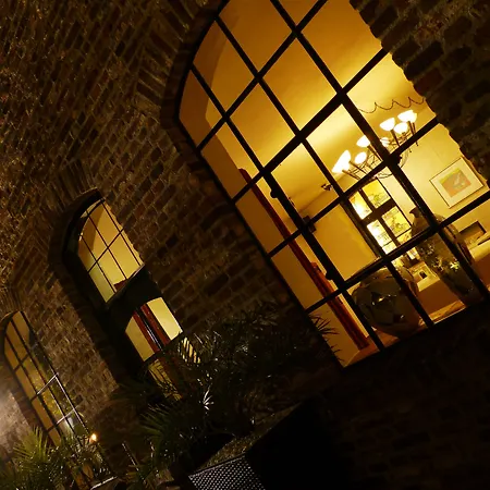 De Maasparel فندق 4*