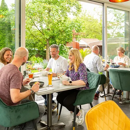 ホテル De Maasparel 4*